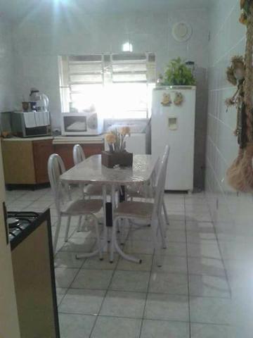 Linda casa em área nobre de Montenegro!!