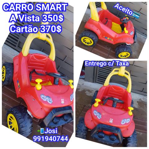Carro smart com pedal, super conservado