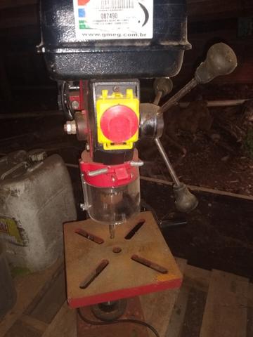 Vendo furadeira banca