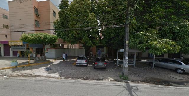 Apartamento com 03 Quartos na Av. João Pessoa