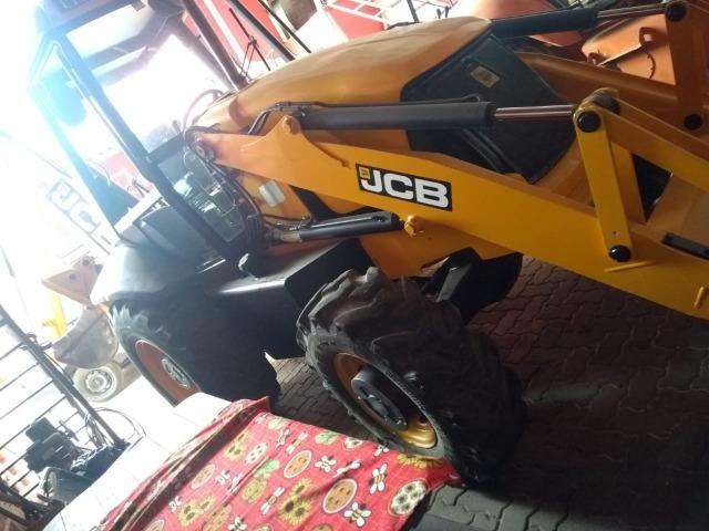Retroescavadeira JCB 3C 2011 - Foto 5