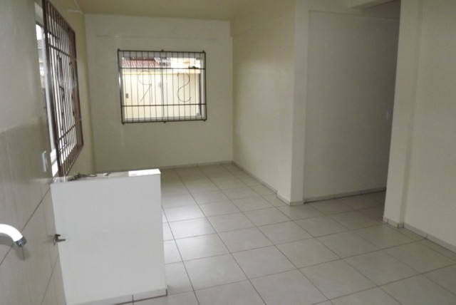 Apto 2 quartos, banheiro, sala, cozinha, lavanderia e garagem coberta - Foto 14