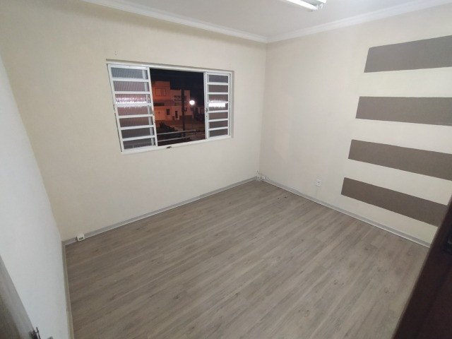 Pinda no centro= Sala comercial ideal para escritório no piso superior ( 1o andar ) - Foto 5