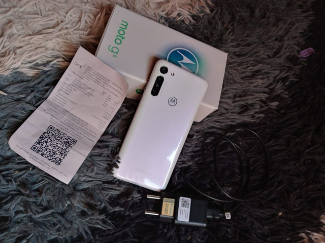 Moto g8