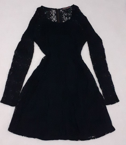 Vestido de renda Tam P novinho!!