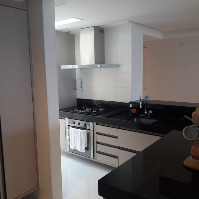 Vendo Lindo Apto de 3 Quartos, Porteira Fechada na Orla de Armação com Vista Mar 180Graus - Foto 8