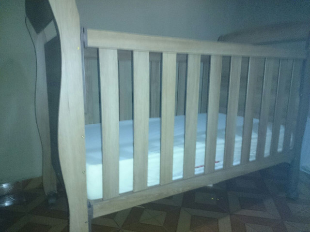 Berço/cama semi-novo nunca usamos - Foto 3