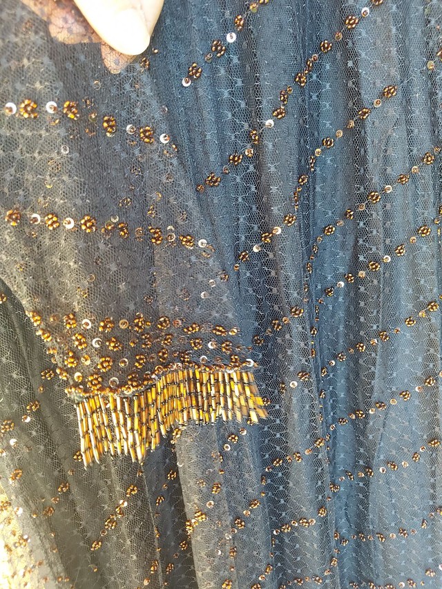 Vestido de festa M lantejoulas e pedras - Foto 5