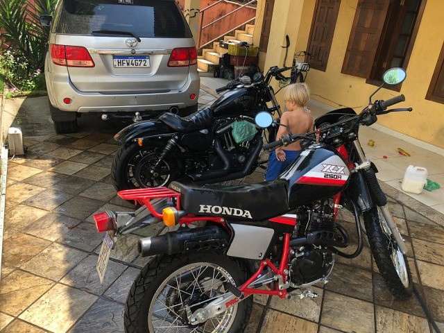 MOTO XLX 250!!! MUITO NOVA!!!