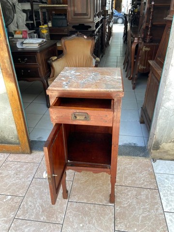 Mesa de Cabeceira em Peroba do Campo com Tampo em Mármore - Foto 2