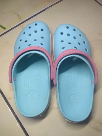 printed lined crocs