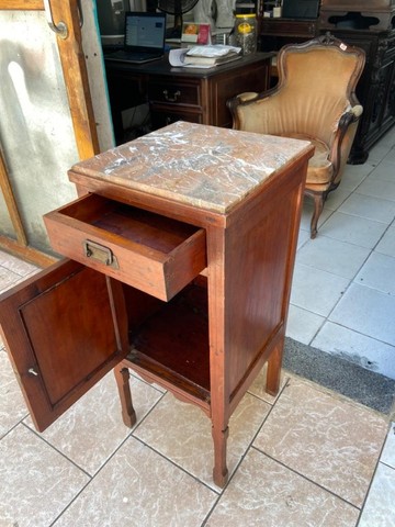 Mesa de Cabeceira em Peroba do Campo com Tampo em Mármore - Foto 3