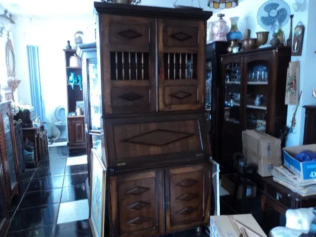 Livreiro com escrevania antigo.(retirar no local)