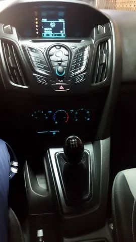 Raridade Focus Sedan 2014 câmbio manual