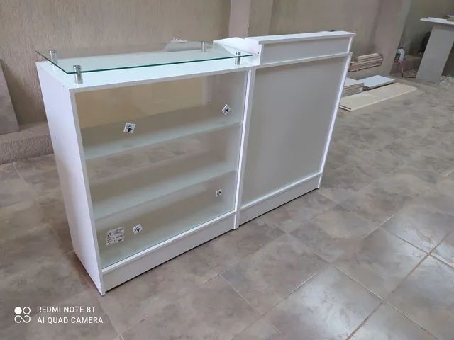 Balcão caixa + expositor vitrine c/ tv MDF