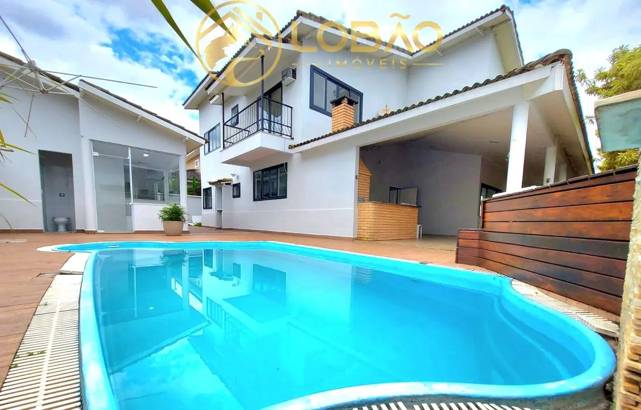 Venda - Linda casa de alto padrão no Condomínio Limeira Tênis Club em Resende -