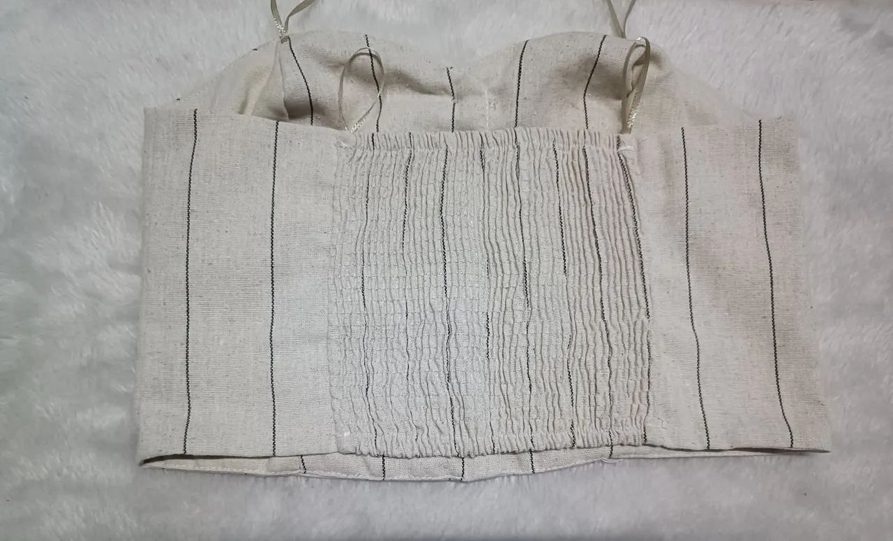 Top cropped de linho branco  - Foto 2