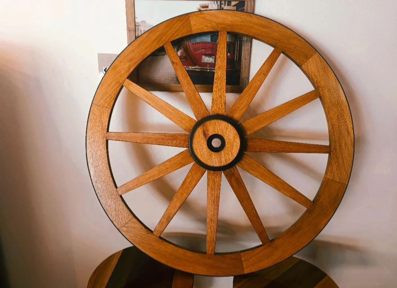 roda de carroça gigante 90cm para decoração - Foto 2