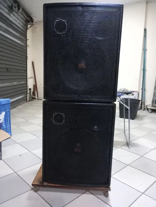 Caixa de Som 15 Polegadas