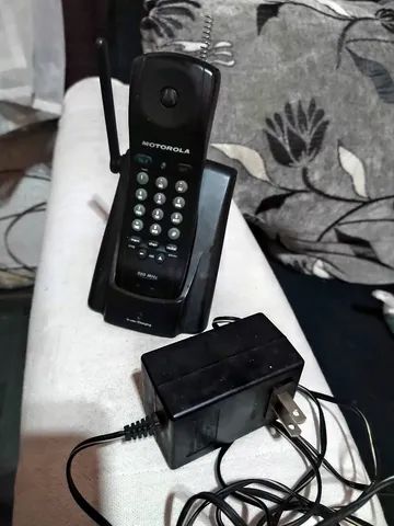 Aparelho telefônico sem fio  um com fio
