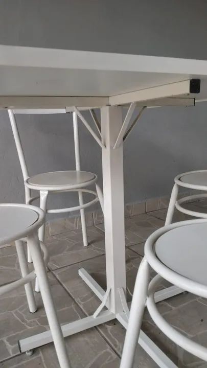 Mesa com 4 cadeiras  - Foto 2