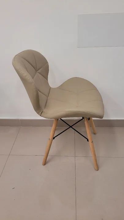 Cadeira estofada moderna - Foto 2