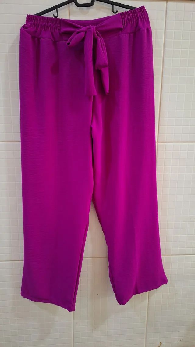 Calça pantalona rosa pink em crepe 