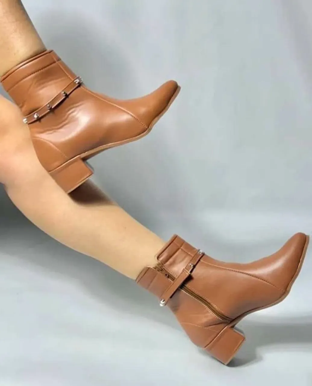 Botas Femininas de Couro Marrom - Conforto e Estilo