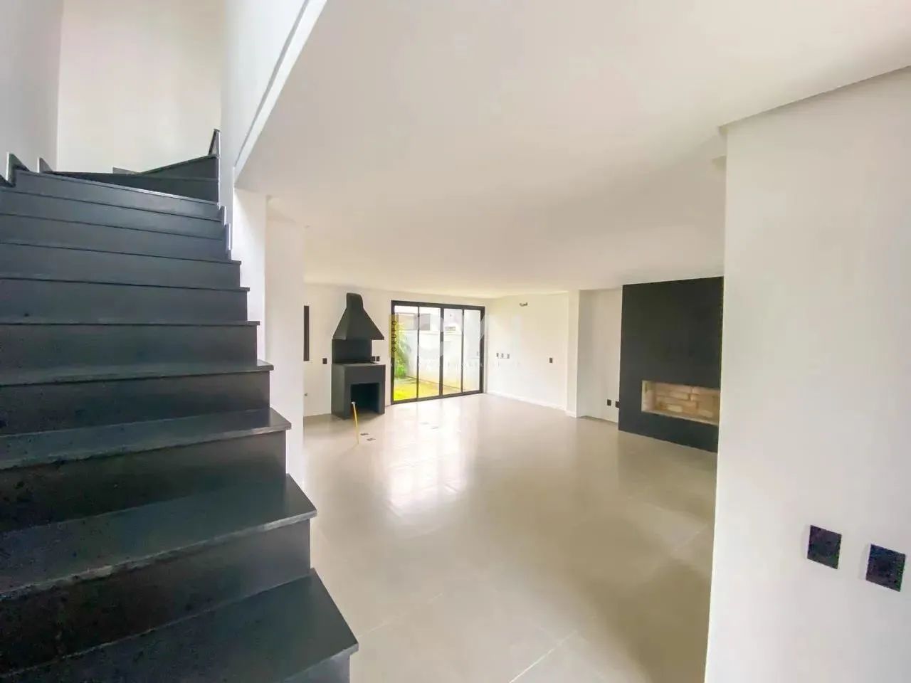 Casa para alugar com 3 dormitórios no Vale dos Lirios - Foto 2