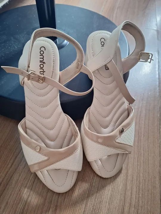  Sandálias Piccadilly Bege e Preto - Foto 4