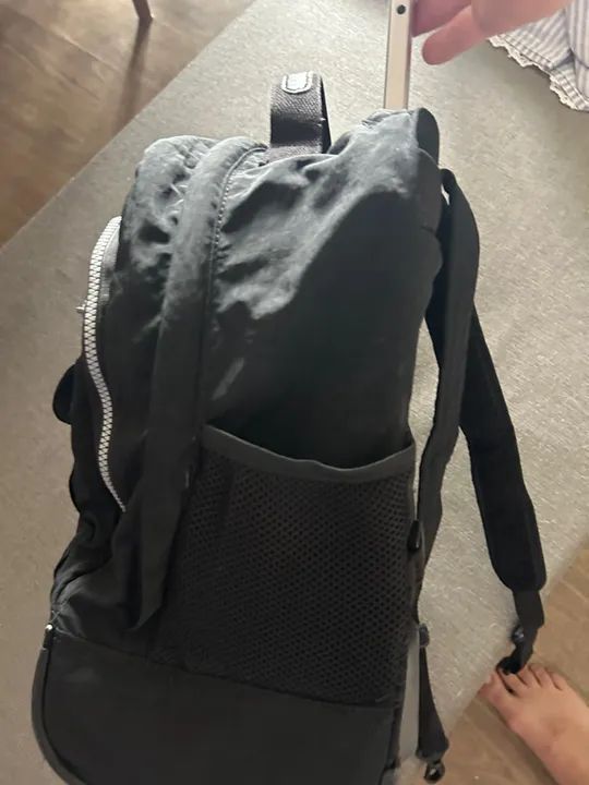 Mochila Kipling, de rodinha, preta - Foto 4