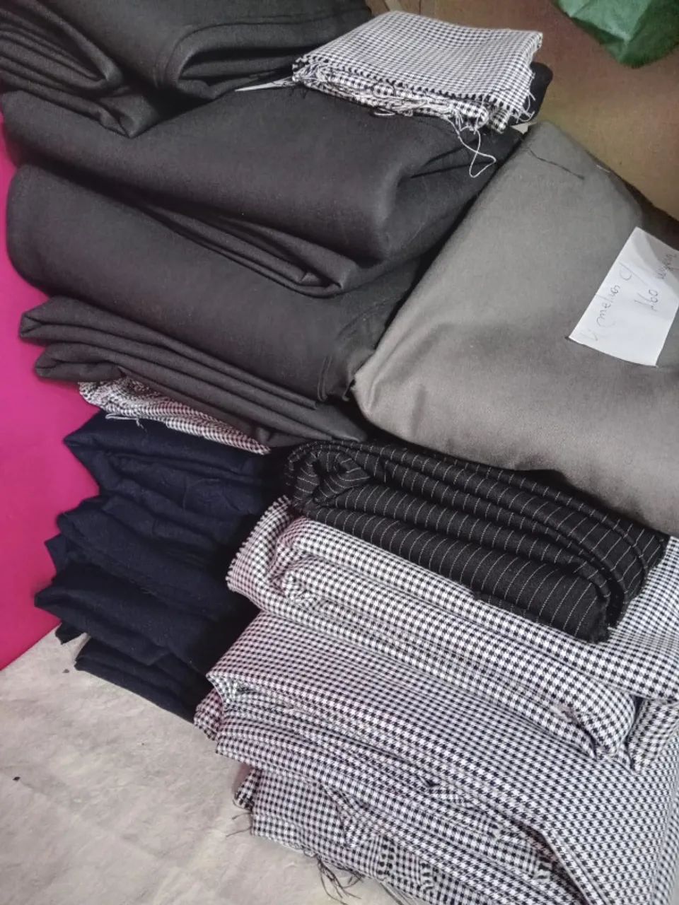 Torro saldo de material  para confecção de uniformes empresariais