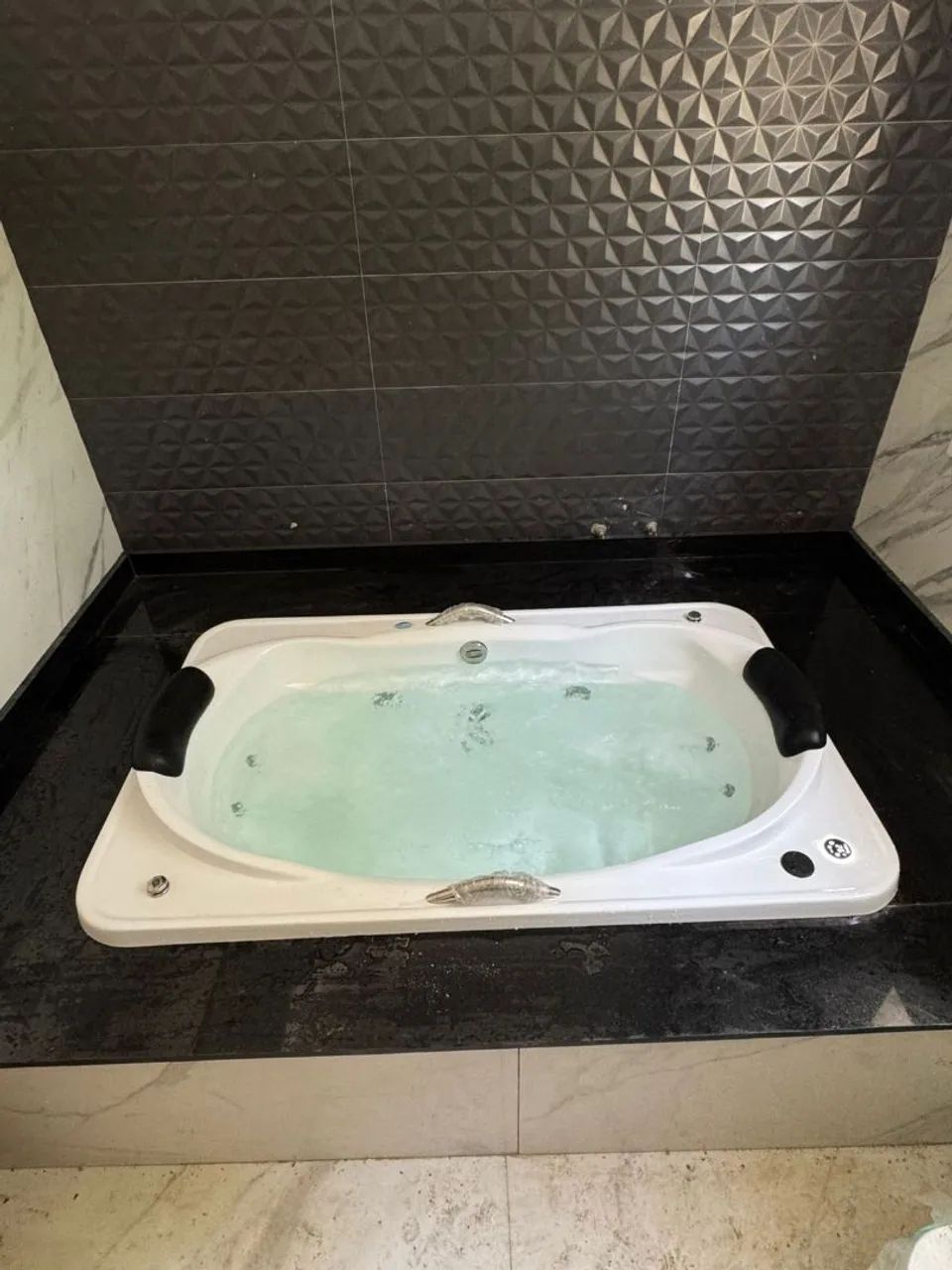 Banheira de hidromassagem para área externa