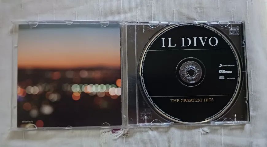 Cd Il Divo - The Greatest Hits - Excelente Estado - Foto 2