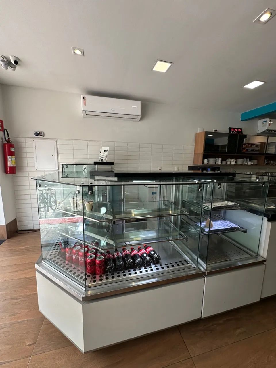 Vitrine Curva em L Refrigerada+estufa+Neutra/Seca
