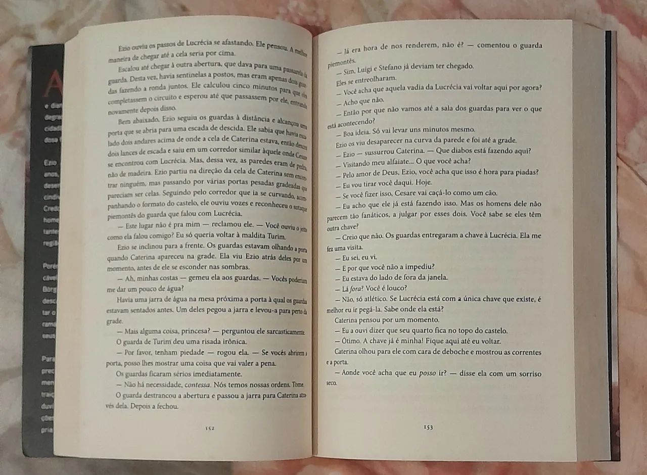 Livro Assassin's Creed Irmandade - Foto 3