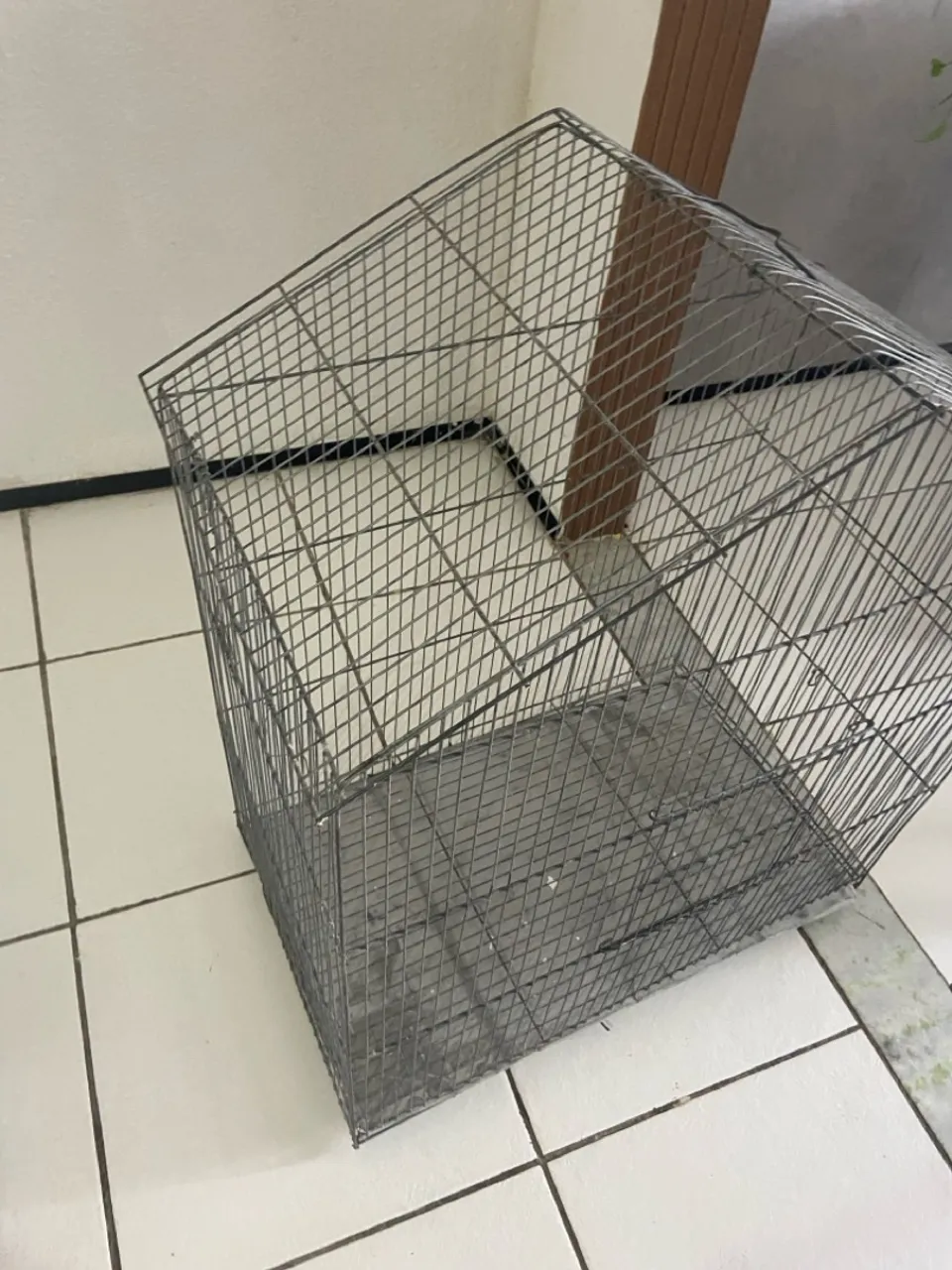 Gaiola de metal para pássaros ou pequenos animais