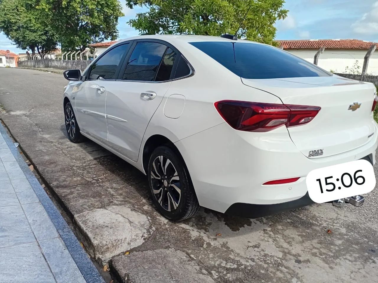 VENDO ONIX PLUS PREMIER 2 ANO 2023 O MAIS COMPLETO DE TODOS  - Foto 2