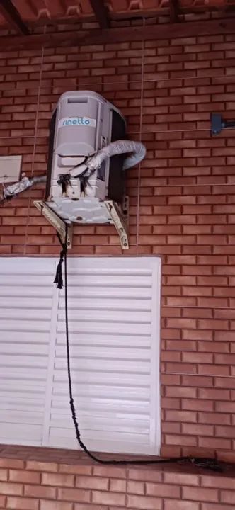 2 Ar condicionado Split - estão estalado valor dos 2 valor 2500.00 sem choro  - Foto 3