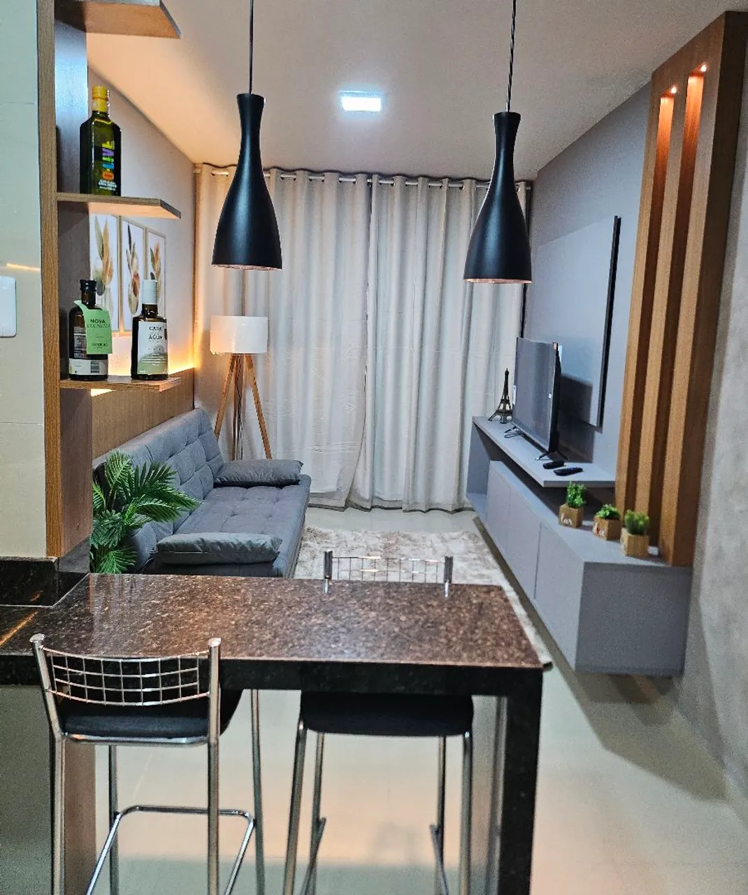 Apartamento À VENDA. LEIA !!