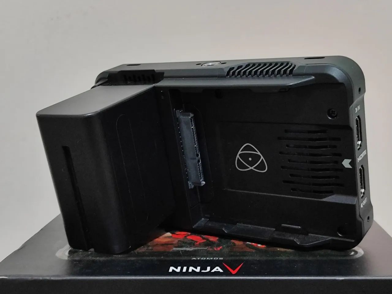 Monitor de Câmera Atomos Ninja V 5 polegadas + SSD SanDisk X400 - Foto 4