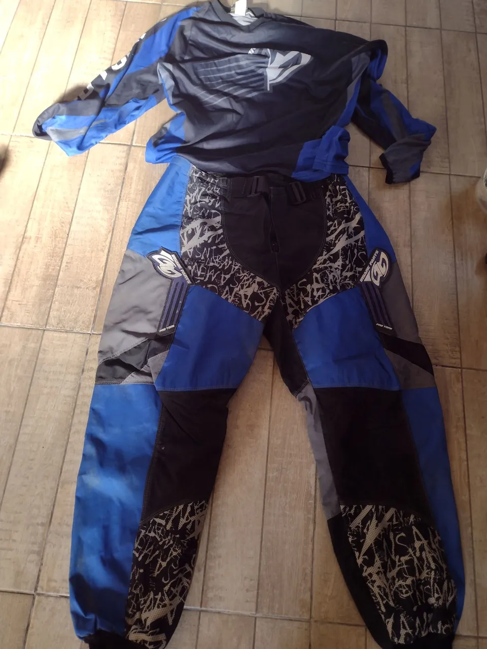 Equipamento para trilha ou motocross