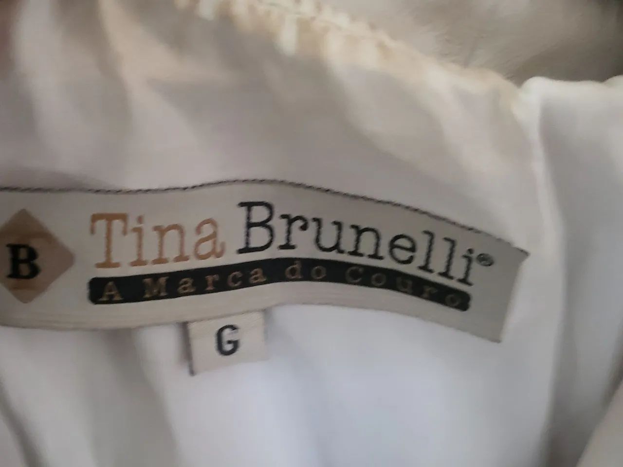 Vendo Blazer de Couro lindo forrado pouco usado Tamanho a G - Foto 2