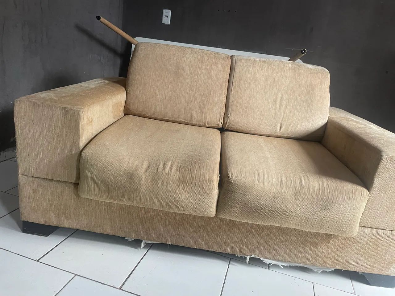 Sofá retrátil dois lugares 350.065566187230210122