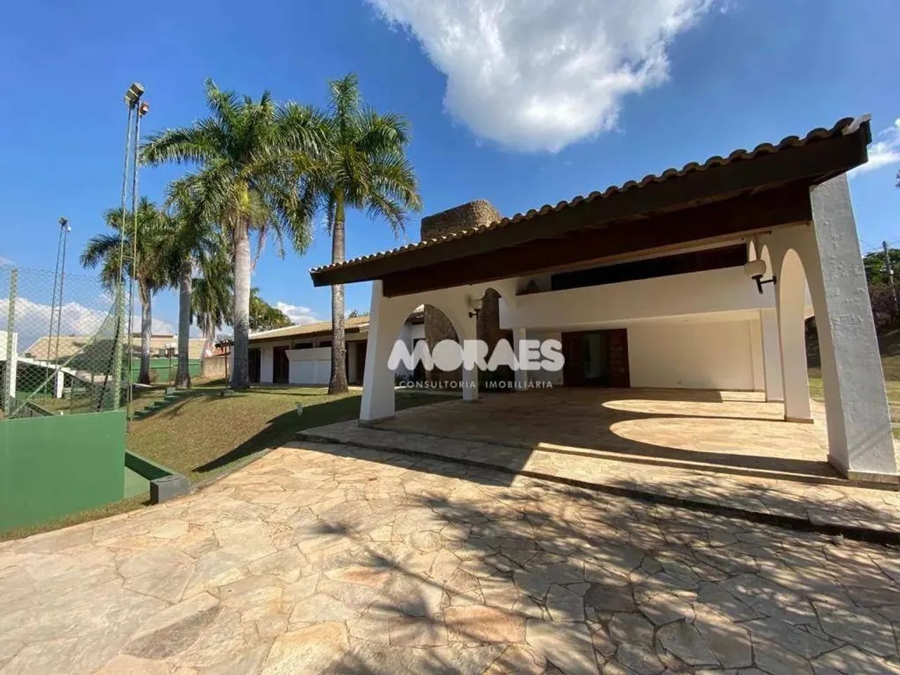 Casa em condomínio fechado com 4 suítes para alugar, 3.000 m² por R$ 9.000/mês - Residenci