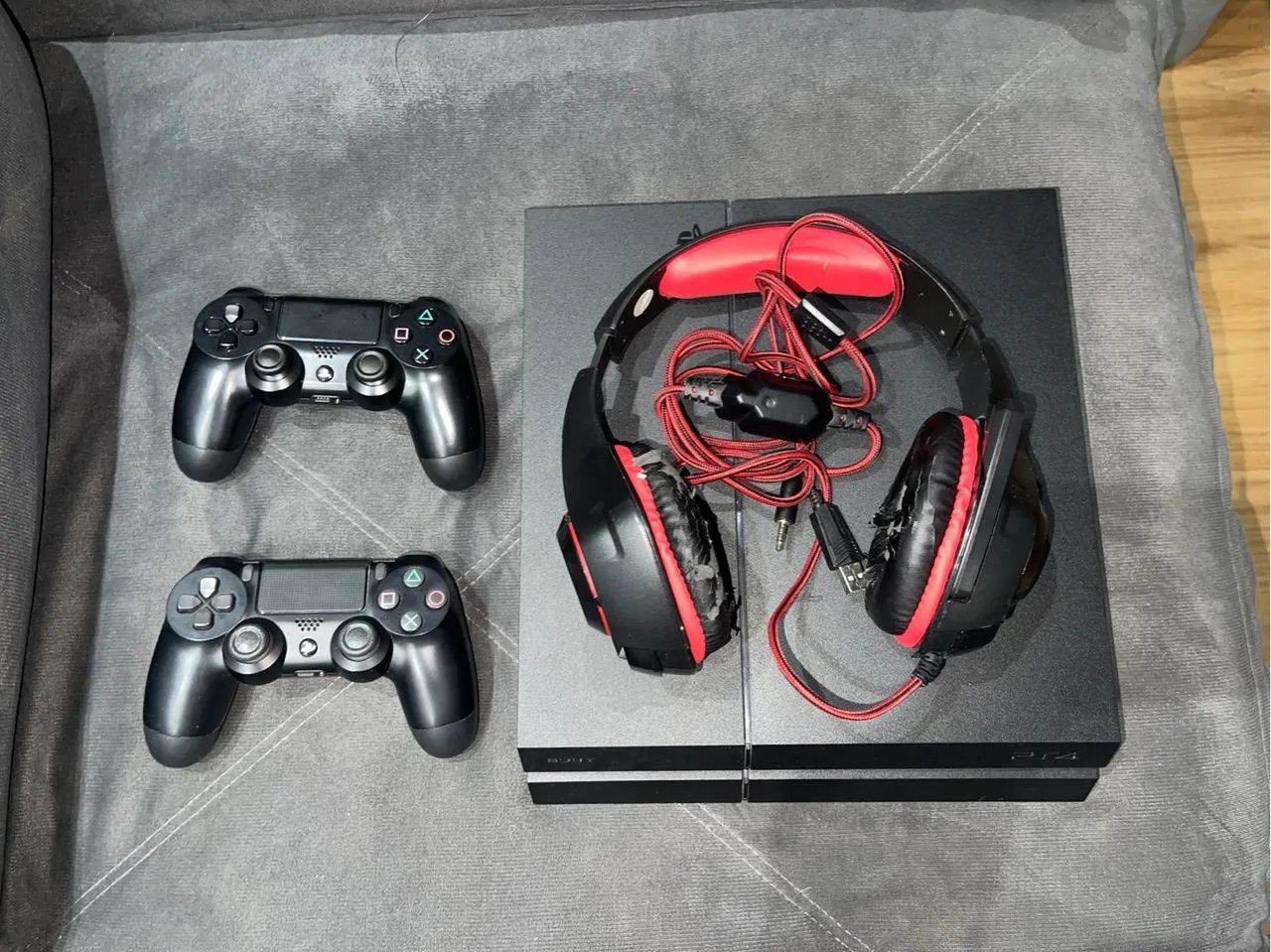 Playstation 4 Fat com 2 controles e headset TROCO POR NINTENDO SWITCH