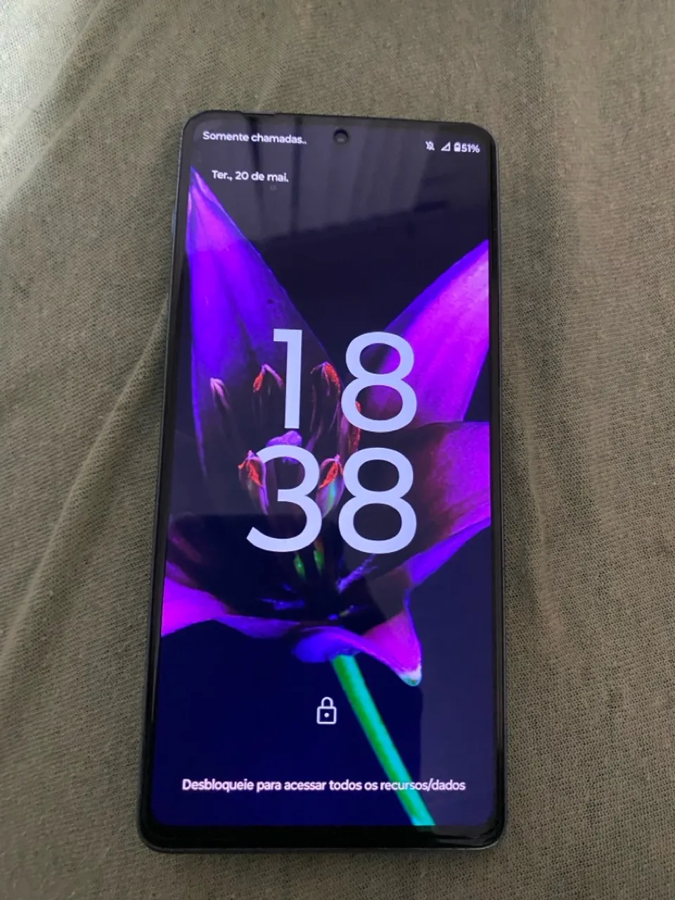 MOTOROLA EDGE 20 PRO 256gb acompanha caixa do aparelho e carregador original