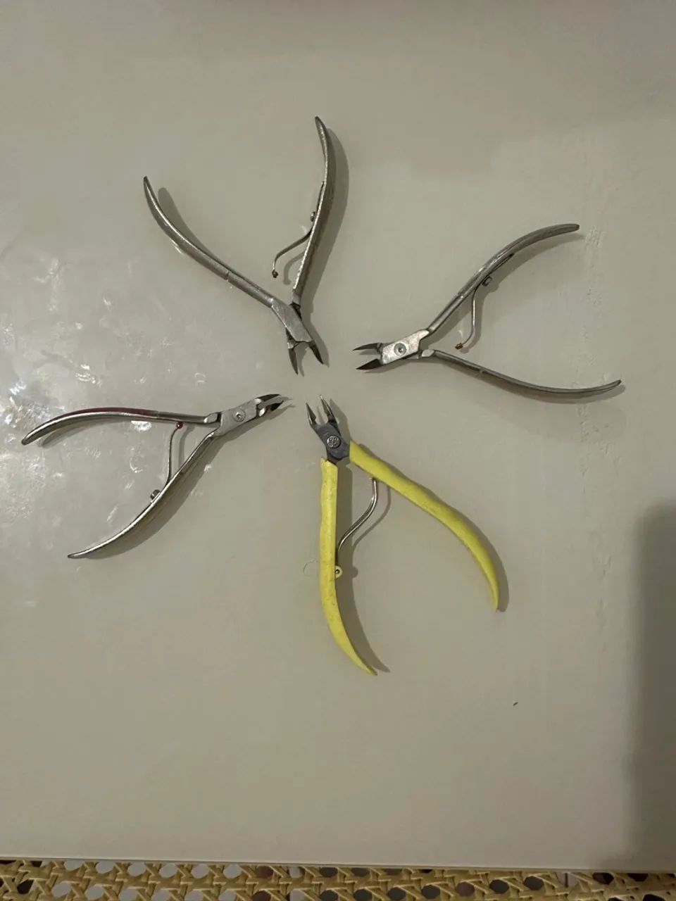 Desapego de quatro alicates
