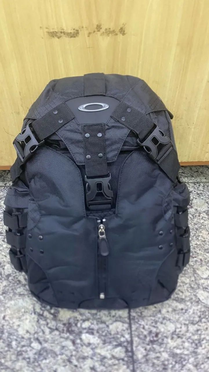 Mochila Oakley 32 litros nova importada  - Foto 3