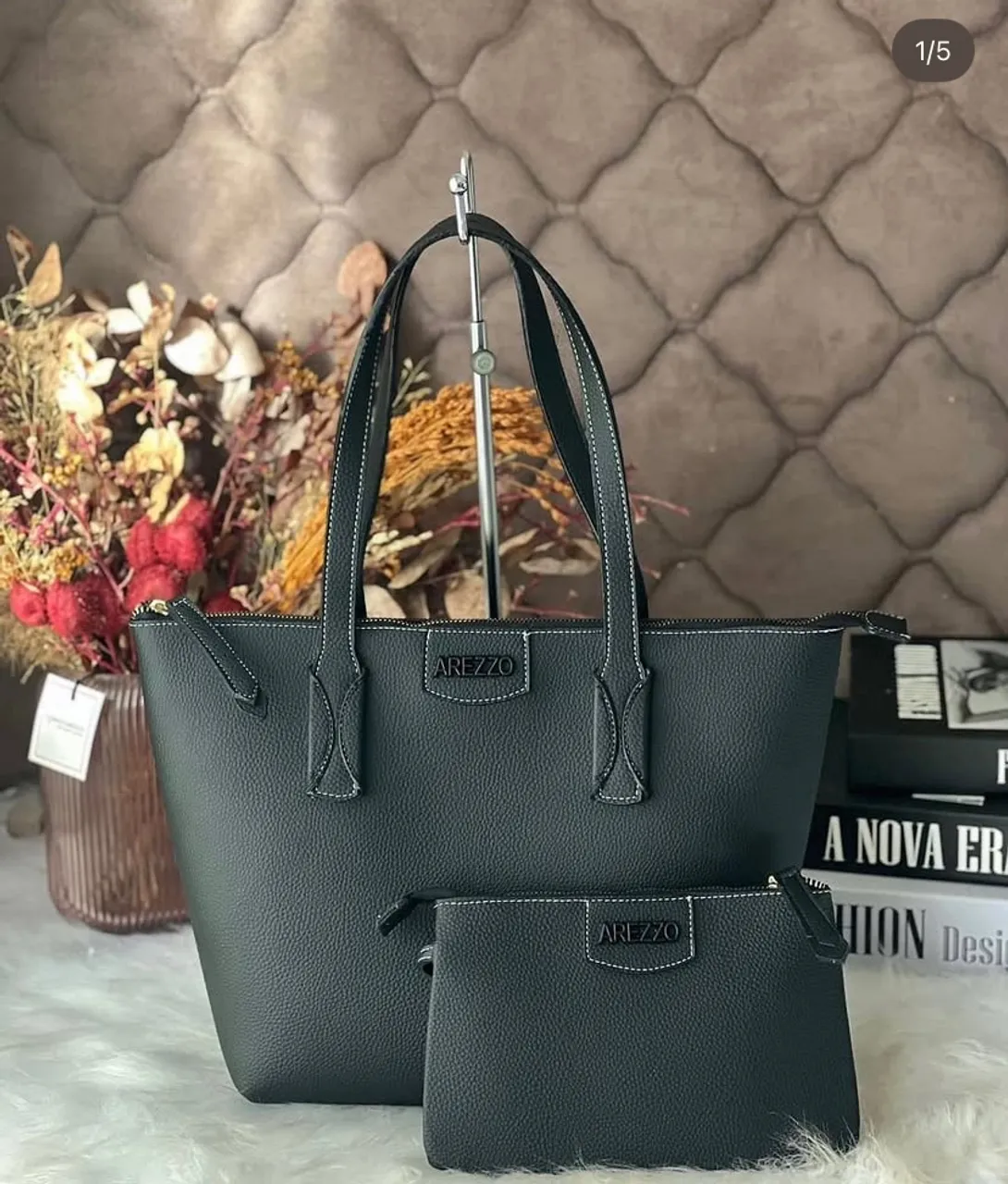 Bolsa Arezzo com Nécessaire - Elegância e Estilo